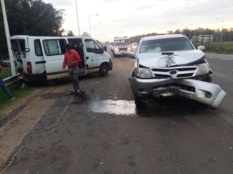 Seis personas mayores y un bebé accidentados en la autovía 14