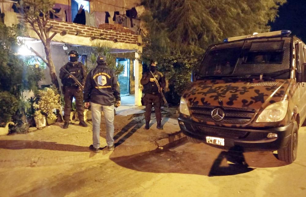 El GEP San Salvador participó de dos allanamientos donde secuestraron drogas