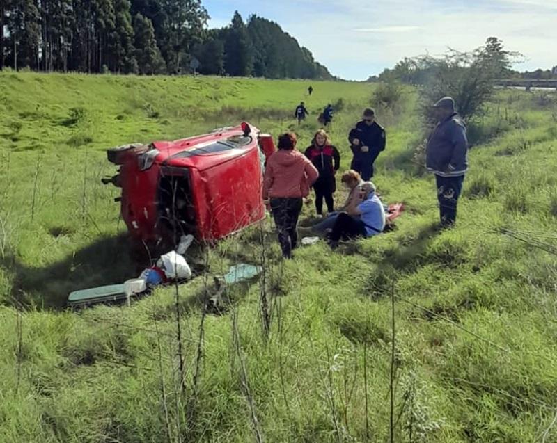 Fuerte despiste y vuelco en la autovía 14
