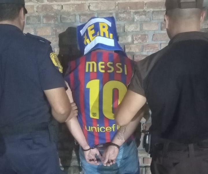 Fue a molestar a su ex y golpear al hijo: "Messi" detenido